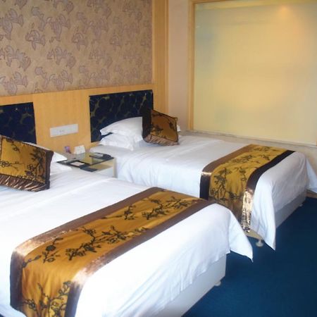 Puxi New Century Hotel Shanghai Exterior photo