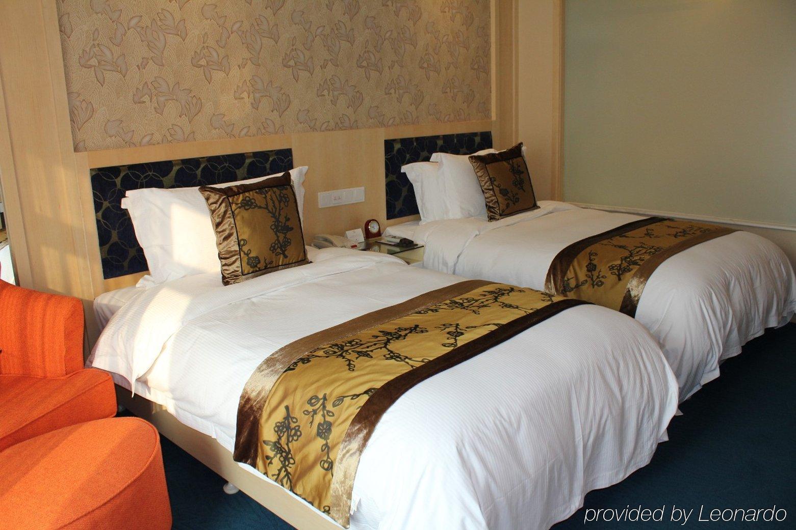 Puxi New Century Hotel Shanghai Room photo